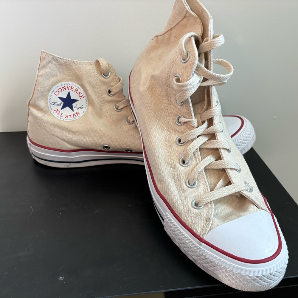 Converse All Star High-Tops in Beige